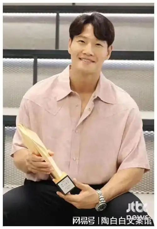 年哪年都在传金钟国要结婚,金钟国已经有女朋友了,什么宋智孝,洪真英