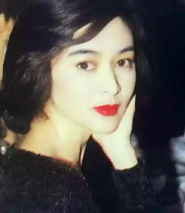 "高尔夫球"事件背了那么多年的关之琳,终于被刘銮雄给澄清了