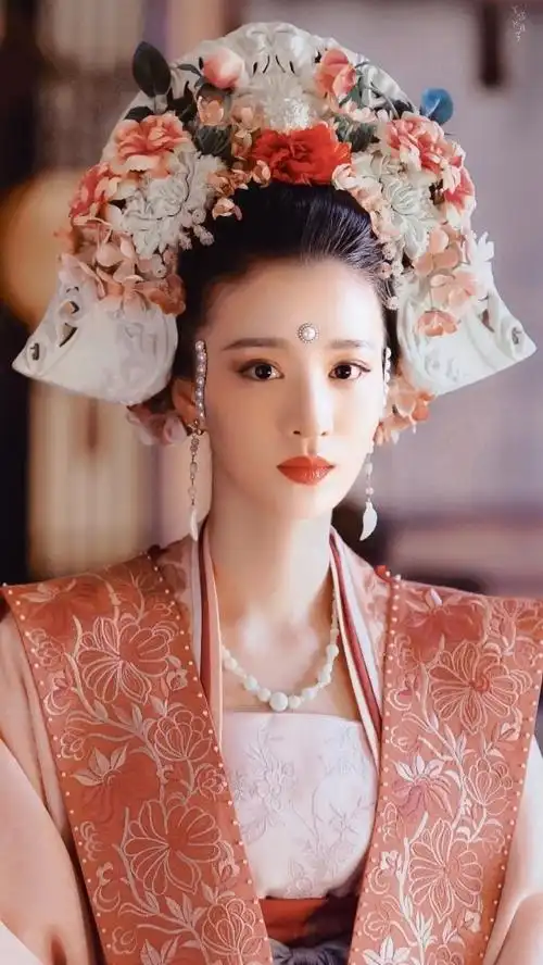 剧中头饰欣赏|《清平乐》里张贵妃的头饰