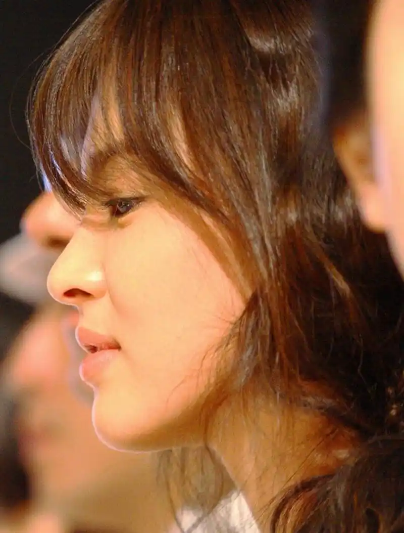 宋慧乔的侧颜,金泰熙的侧颜,宋智孝的侧颜,都输给了她!