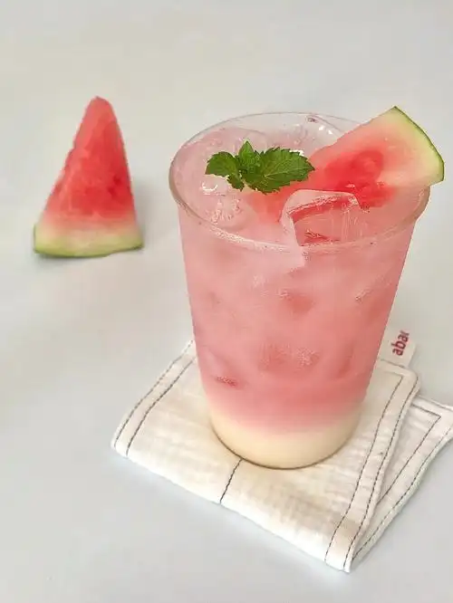 秋日快乐水西瓜气泡养乐多酸酸甜甜