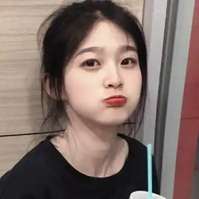 两张配对真人嘟嘴闺蜜头像